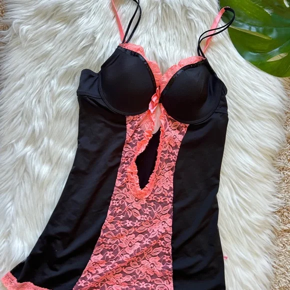 Sexy Black and Pink Lace Chemise - Picture 8 of 8